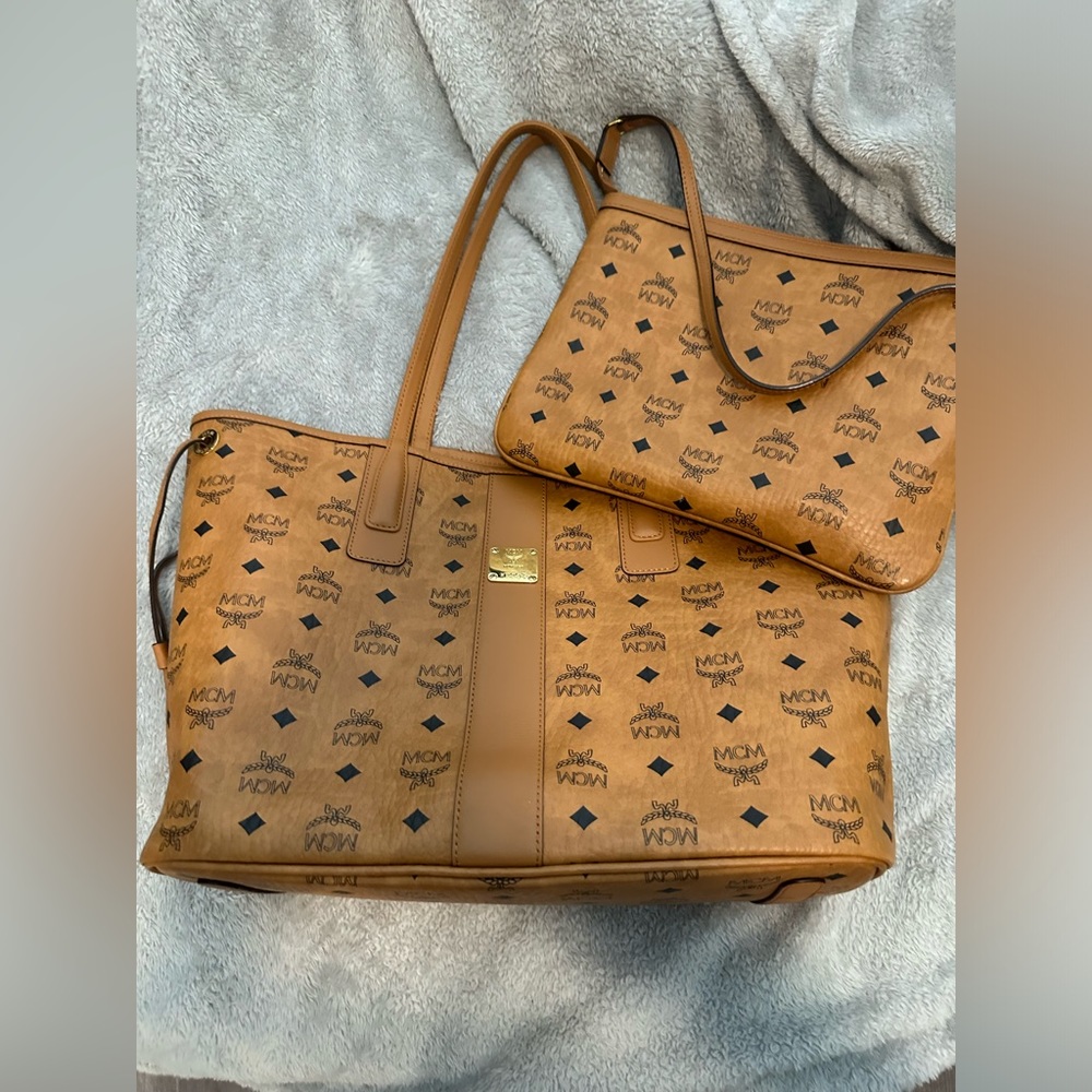MCM Medium tote bag with pouch